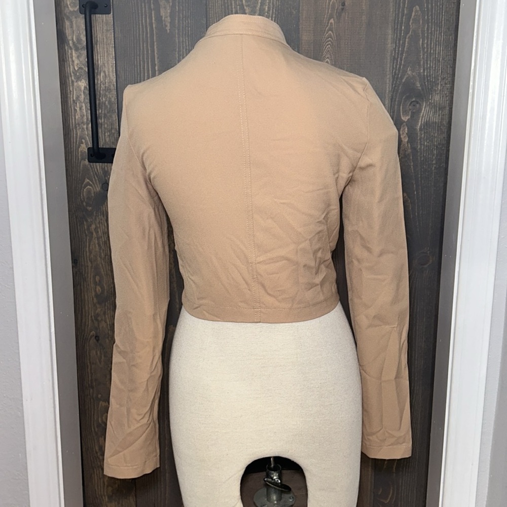 Light Zip up jacket - Picture 3 of 9